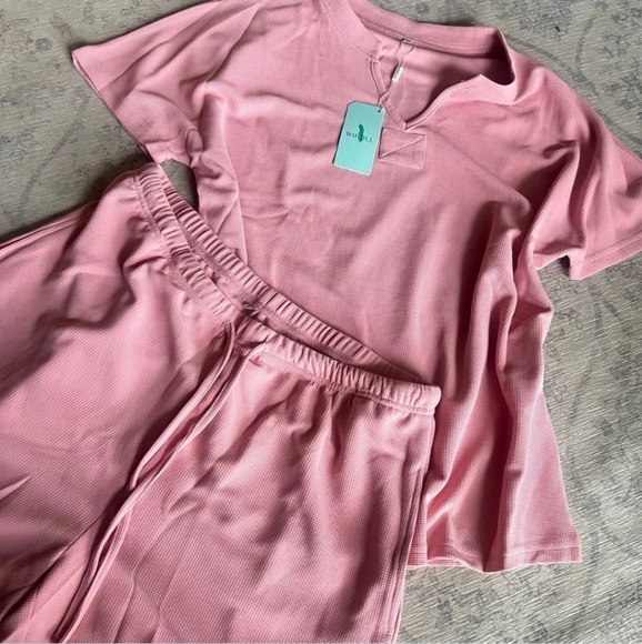 Lounge Wear Set,Matching Top And Short,Comfortable, Cozy, Matching Pink Size Lg - Picture 3 of 5